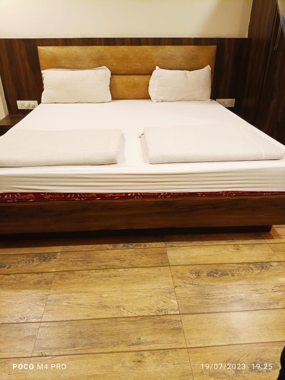 Hotel Shri Vardhan Ujjain Εξωτερικό φωτογραφία