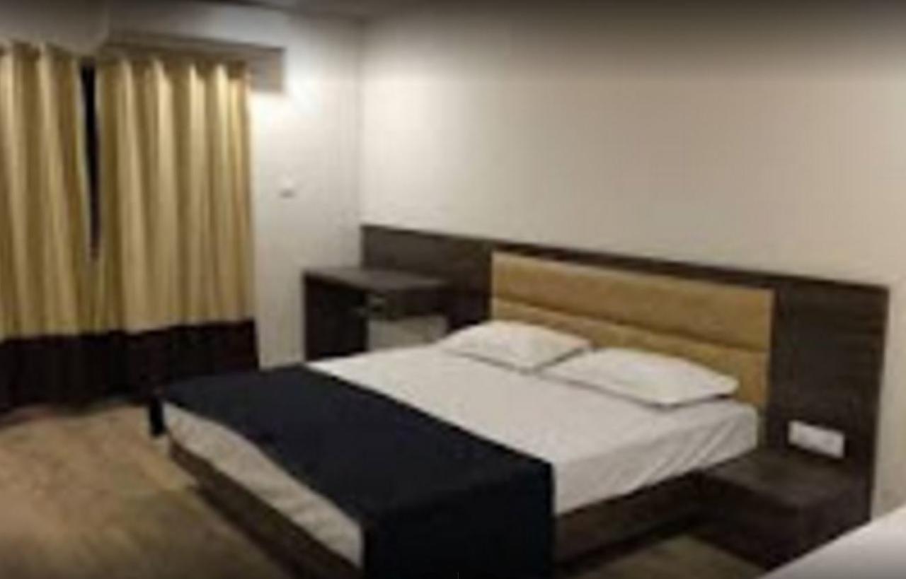 Hotel Shri Vardhan Ujjain Εξωτερικό φωτογραφία